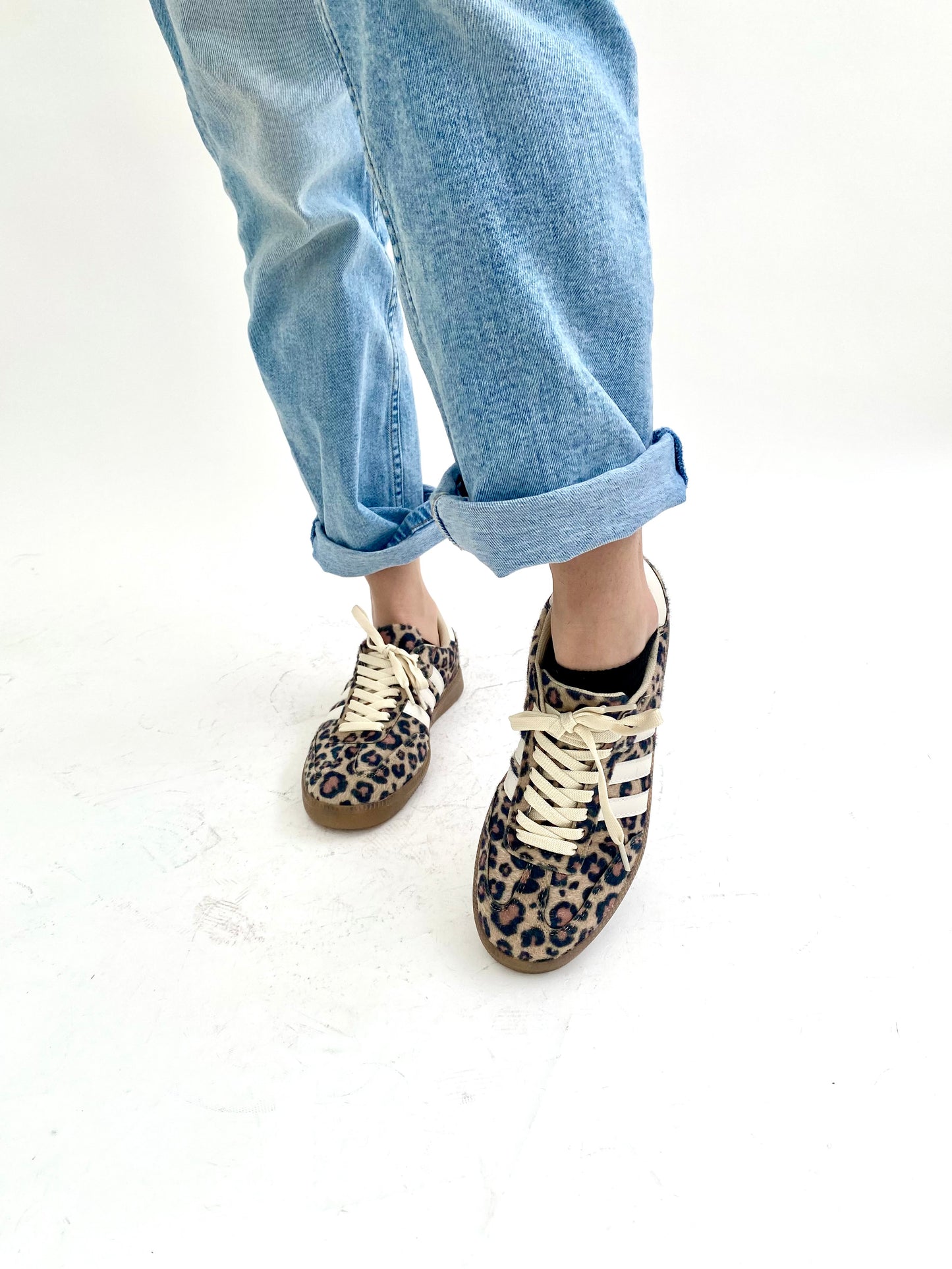 Tennis estilo samba en print leopardo | ILSE