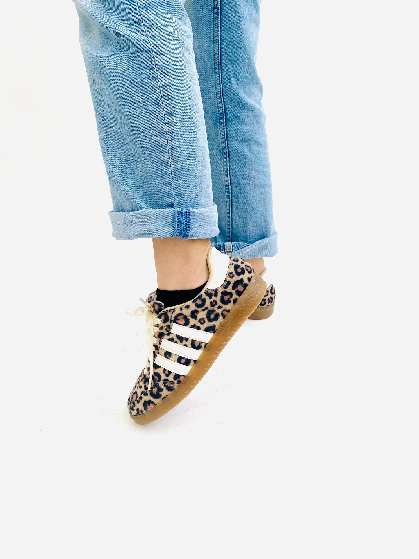 Tennis estilo samba en print leopardo | ILSE
