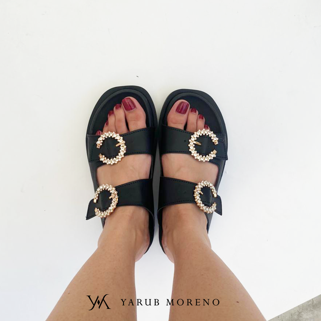 Sandalia confort color negro con hebilla | Lenny