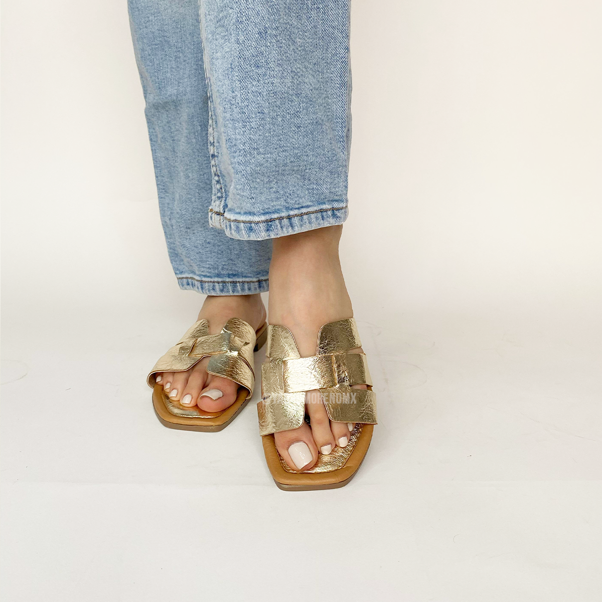 Sandalia para mujer en color dorado | Vanessa Dorado