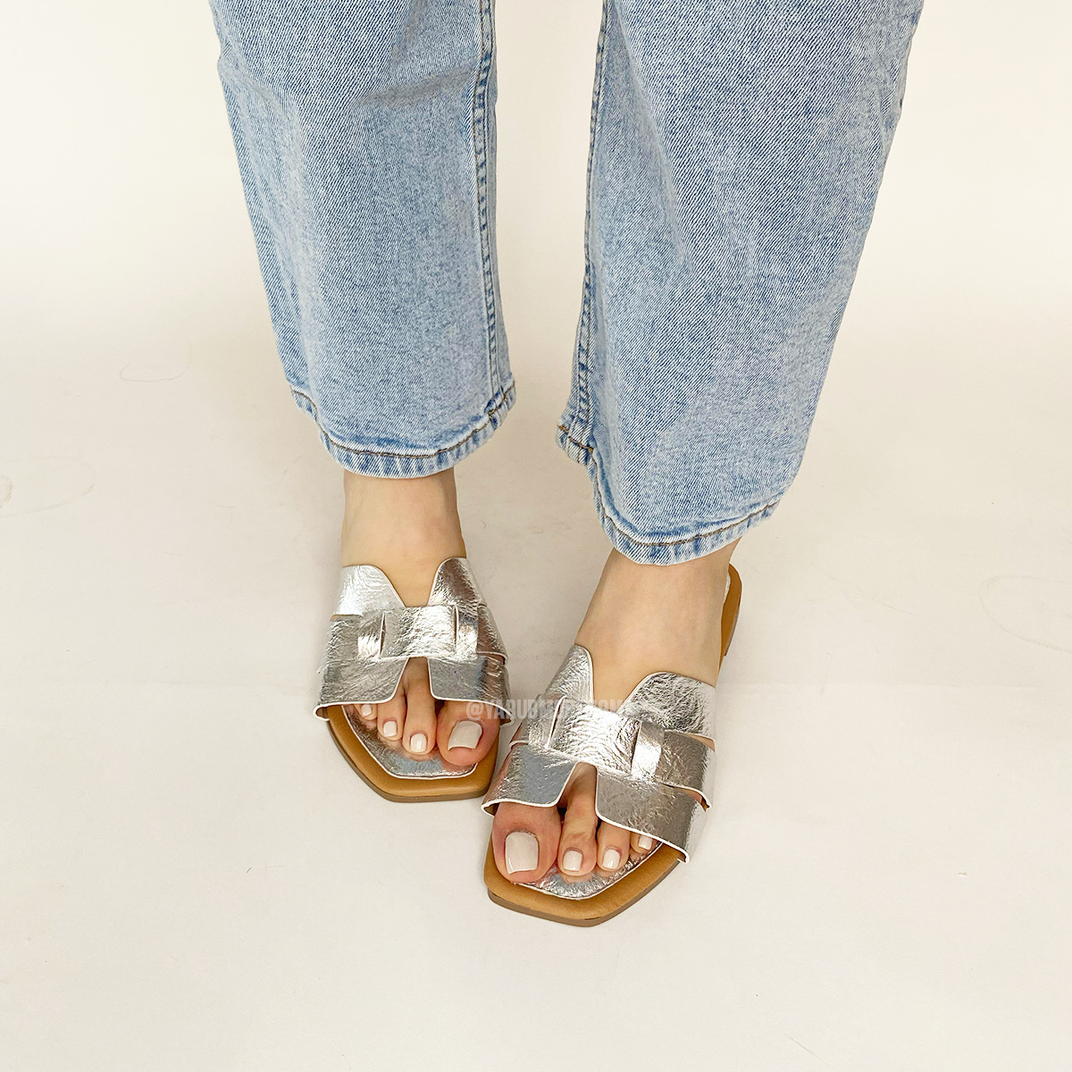 Sandalia para mujer en color plateado | Vanessa Plateado