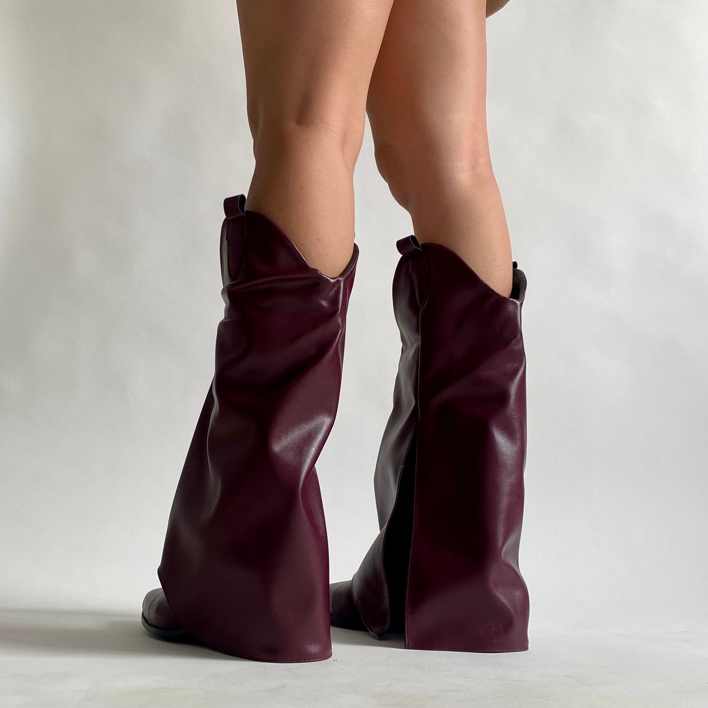 Bota color burgundy para mujer